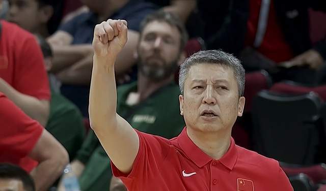 开云-不容易！中国男篮逆风翻盘，7分险胜，李弘权成奇兵，张镇麟低迷